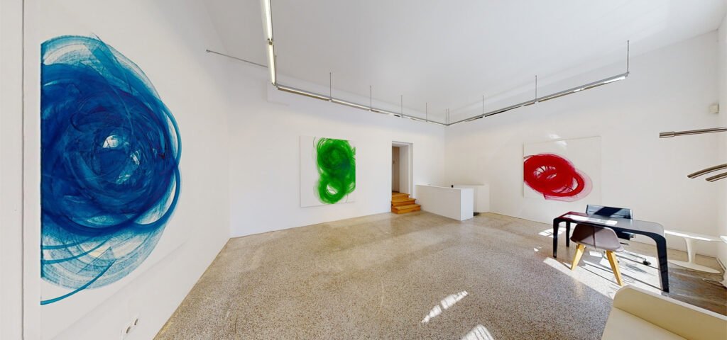 Ausstellung „What goes round comes round“ von Manfred Schluderbacher in der Galerie Rhomberg
