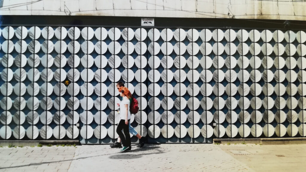 Ausstellung „Architektur, en passant / Design, peu à peu“ von Paul Albert Leitner in der Galerie Rhomberg